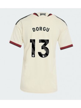 Manchester United Patrick Dorgu #13 Replika Tredje Kläder Dam 2026-27 Kortärmad Manchester United Patrick Dorgu #13 Replika Tredje Kläder Dam 2026-27 Kortärmad